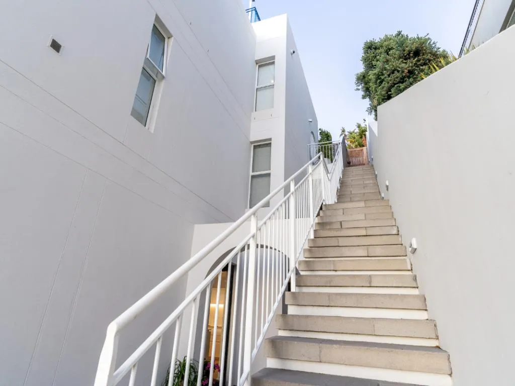 property_74f007bf-8168-4746-9d4c-a8bbcf19b58a_4