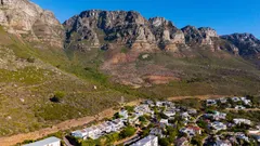 Mountain Vista Penthouse in Camps Bay – photo 37 thumbnail