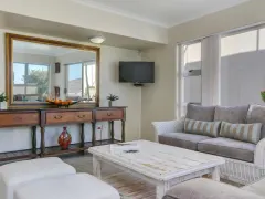 Lago in Camps Bay – photo 2 thumbnail