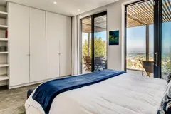 Coral Sea in camps bay – photo 17 thumbnail