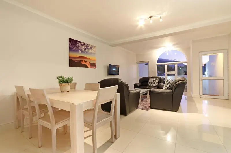 Camps Bay Beach Apartment in Camps Bay – photo 8