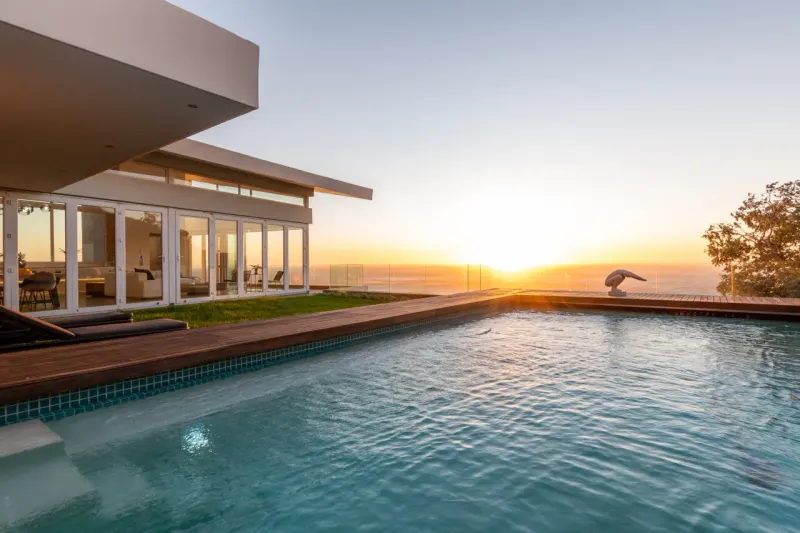 Camps Bay Penthouse in Bakoven – photo 37