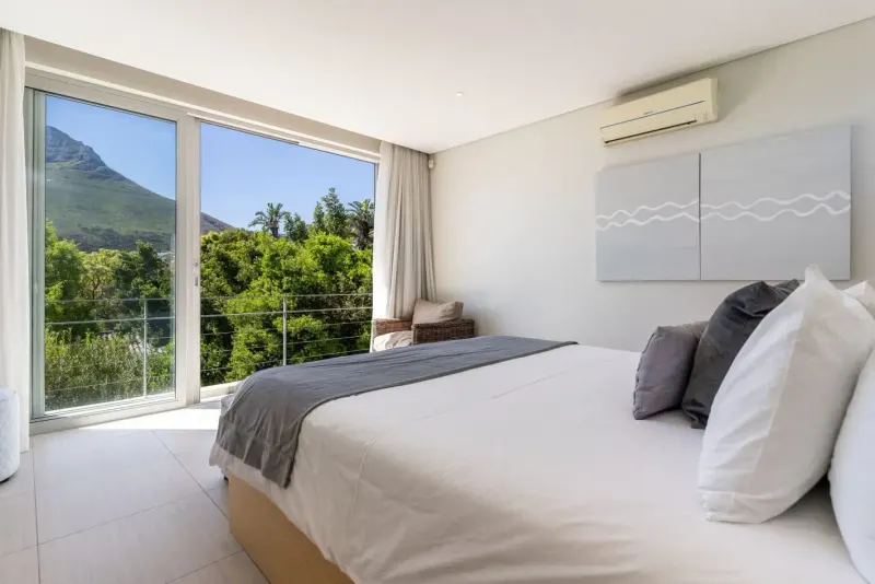 Marine Villa in Camps Bay – photo 37