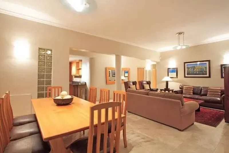 Bantry Beach Penthouse in Bantry Bay – photo 3