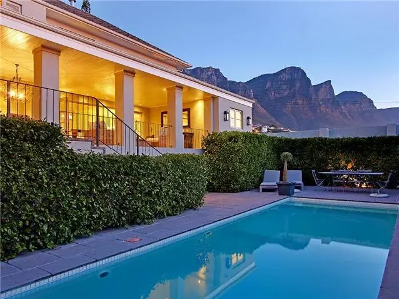 Dunkeld Villa in Camps Bay – photo 1