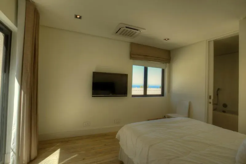 Arcadia Road Villa in Bantry Bay – photo 10