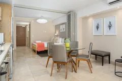 Quays Apartment in Foreshore – photo 2 thumbnail