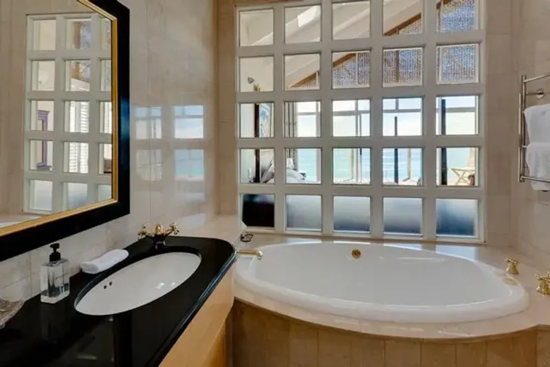 Camps Bay Beach Villa in Camps Bay – photo 11