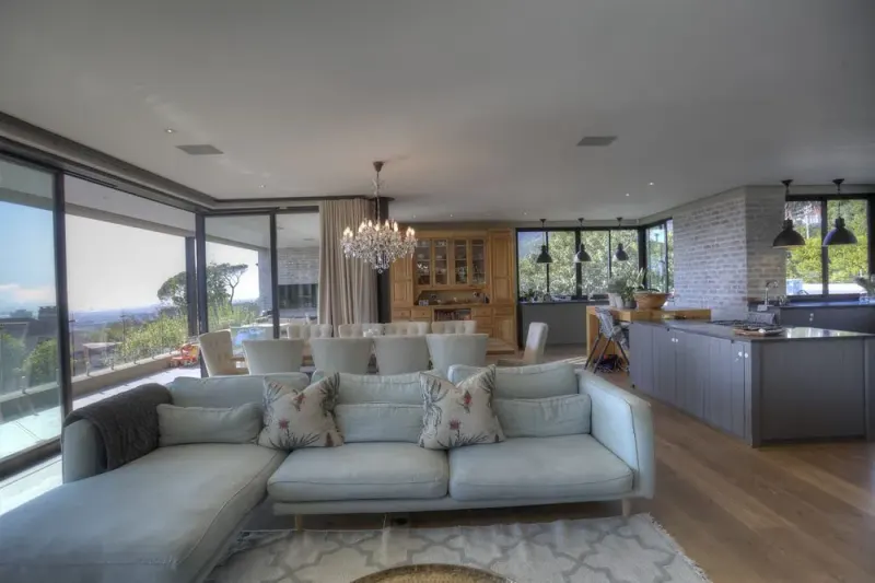 Oranjezicht Modern Villa in Gardens – photo 14