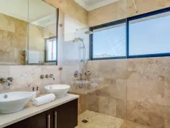Bayon House in Camps Bay – photo 1 thumbnail