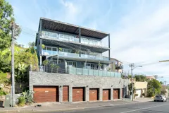 Green Emerald in Green Point  – photo 1 thumbnail