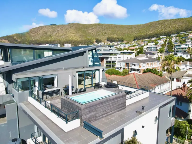 Skydeck Penthouse in Sea Point – photo 1