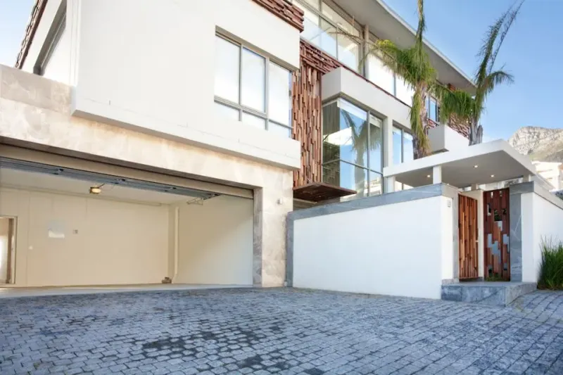 Lincoln Rd Villa in Camps Bay – photo 10