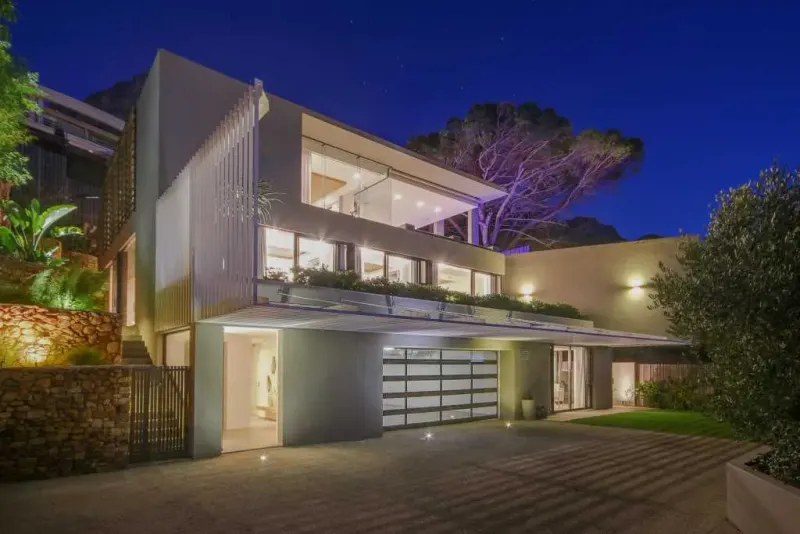 Geneva Drive Villa in Camps Bay – photo 32