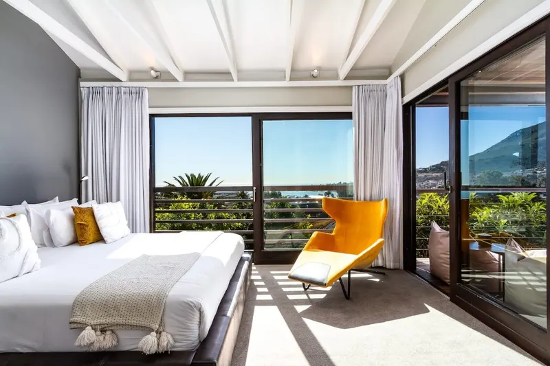 17 Geneva Upper in Camps Bay – photo 8