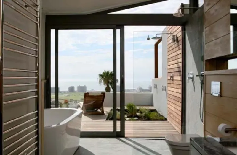 Ocean View Drive Greenpoint in Green Point – photo 5