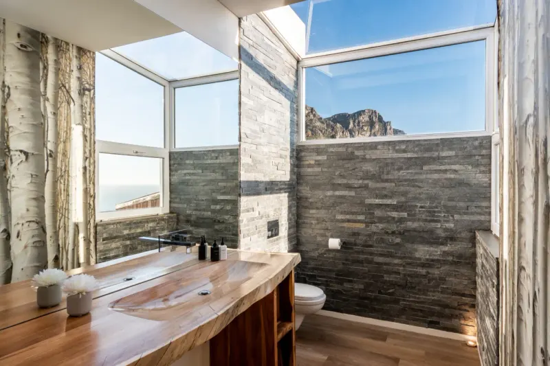 Camps Bay Penthouse in Bakoven – photo 15