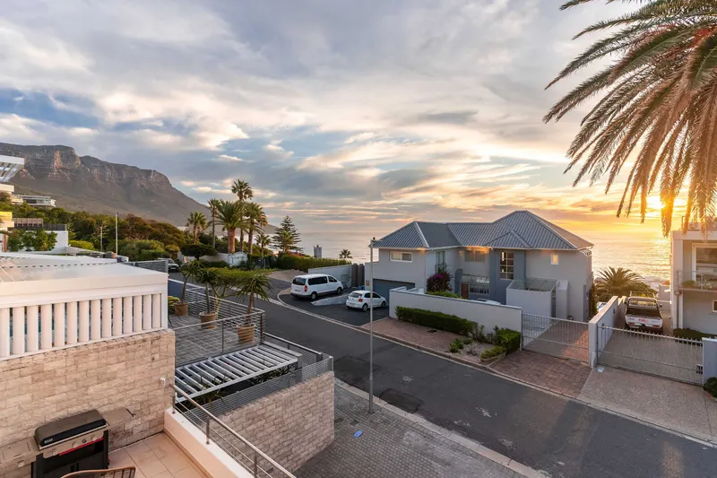 Cape House in Camps Bay – photo 53