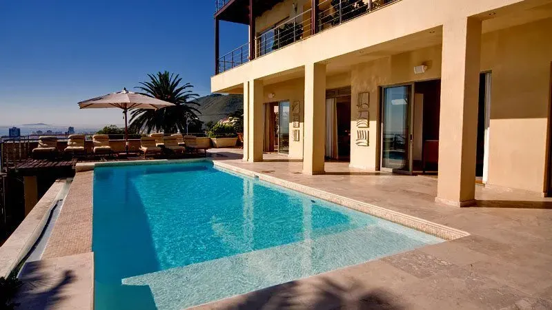 Kloof Road Villa in Bantry Bay – photo 4