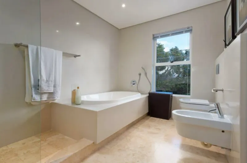 Theresa Luxe - Luxury Villa with pool & ocean views in Bakoven – photo 9