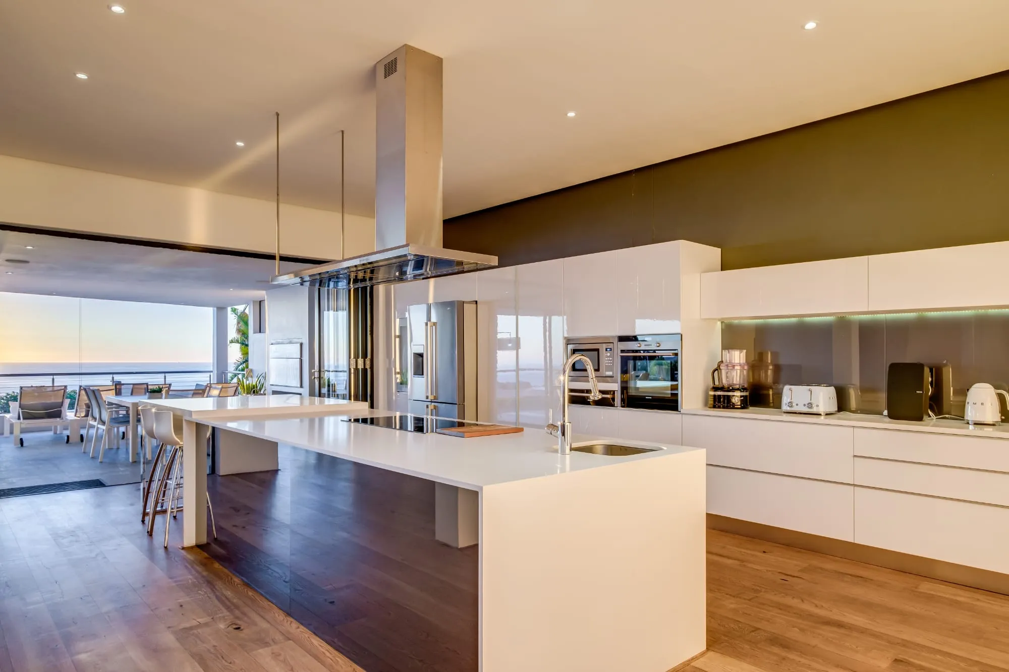 property_7eb1de3a-61fc-43aa-a41e-6601d09a7a97_16