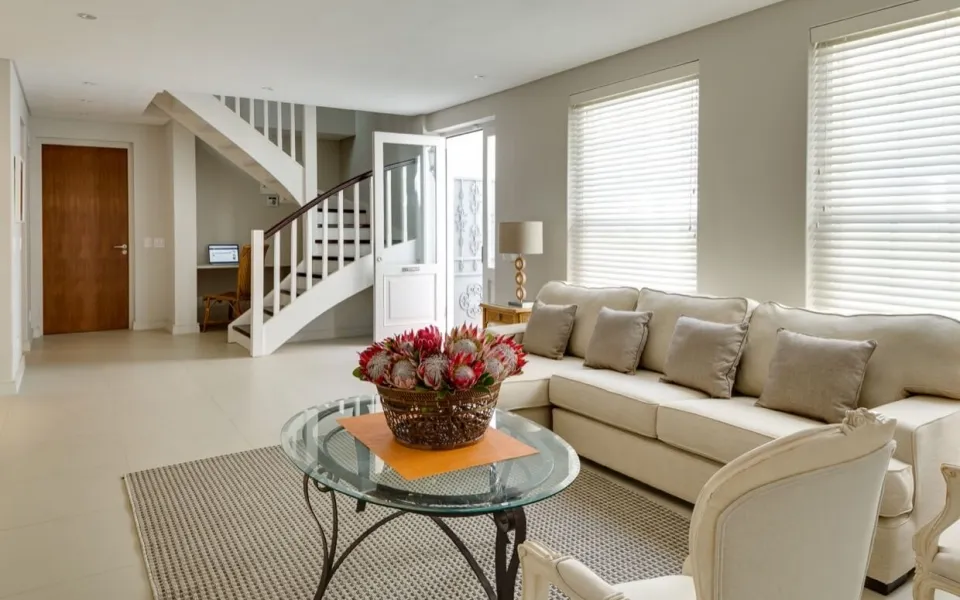 property_7ee729b9-6e36-4f4c-aa58-7ebcff2960cf_18