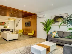 Majolica Apartment in Mouille Point – photo 1 thumbnail