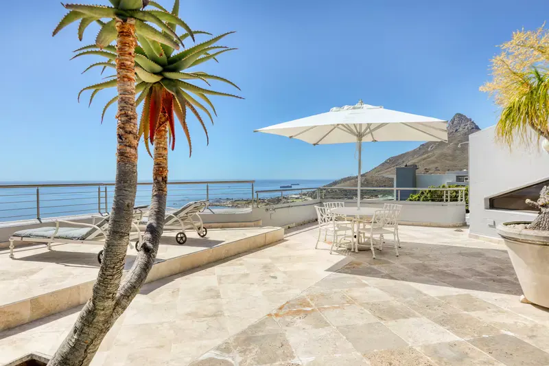 Camps Bay Retreat Villa in Bakoven – photo 11