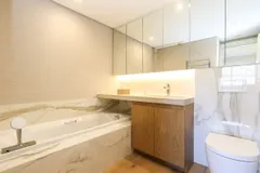 Belle Vista Penthouse in Mouille Point – photo 16 thumbnail