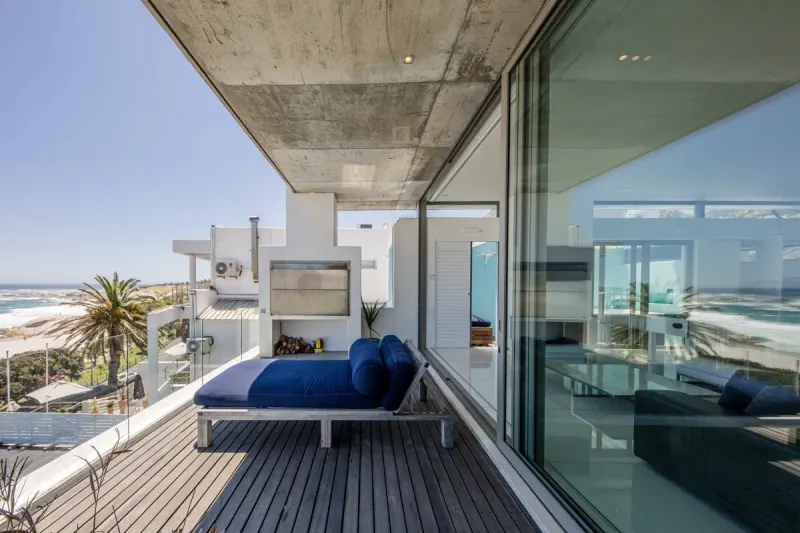 15 Views Penthouse in Camps Bay – photo 32