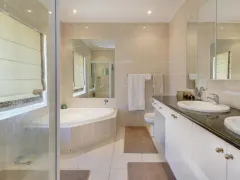 4 Ave Charmante in Bantry Bay – photo 17 thumbnail