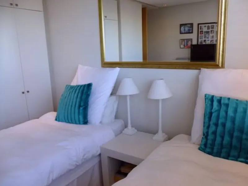 Naelemay Beach Road Apartment in Sea Point – photo 9