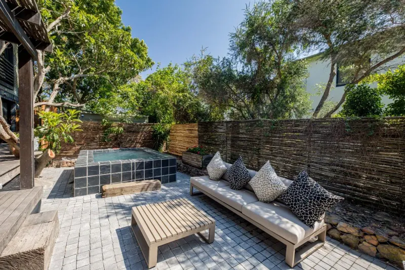 17 Geneva Lower in Camps Bay – photo 30