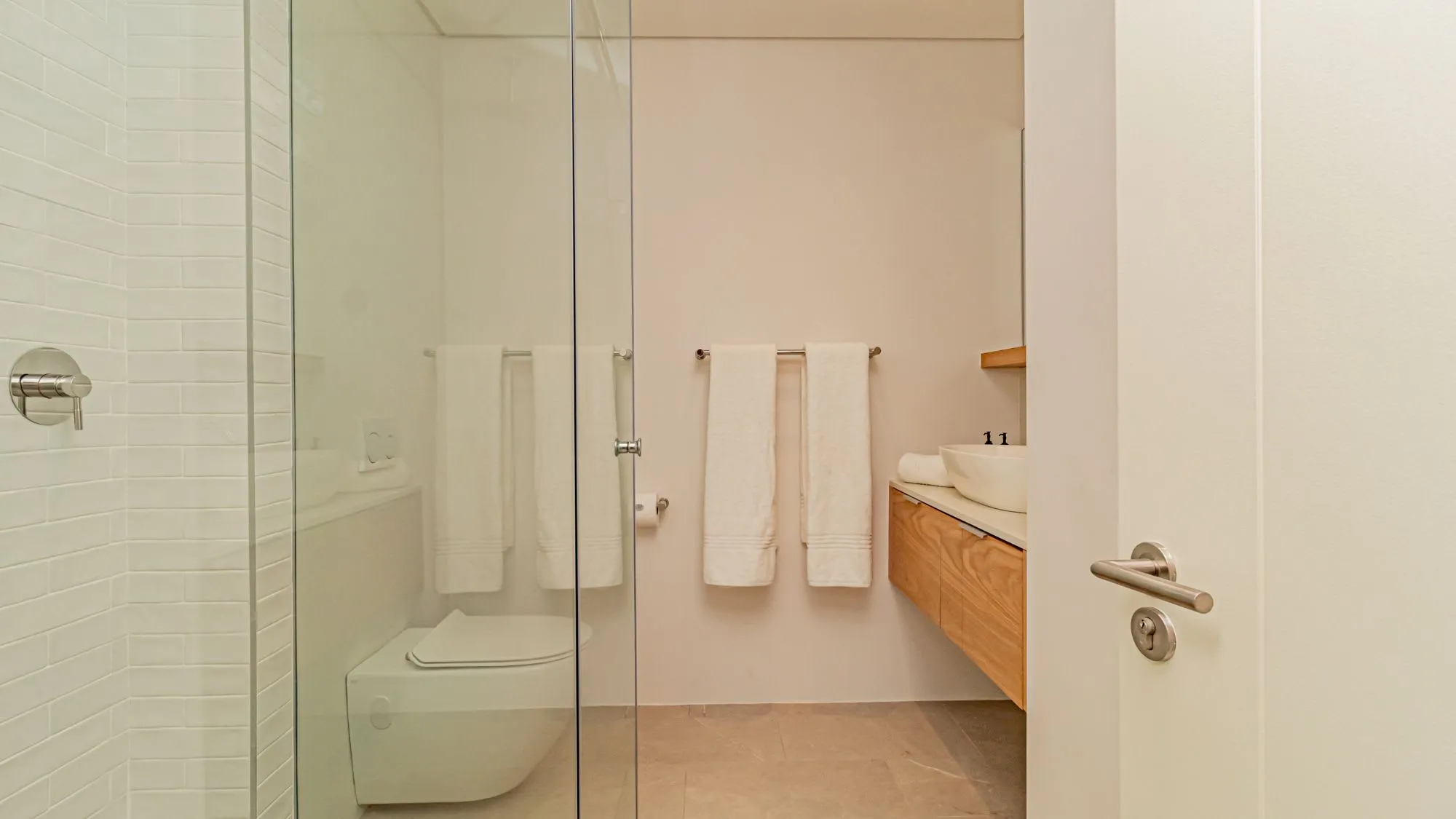 property_81a3df86-c304-4a6b-9ba1-859db77f291a_3
