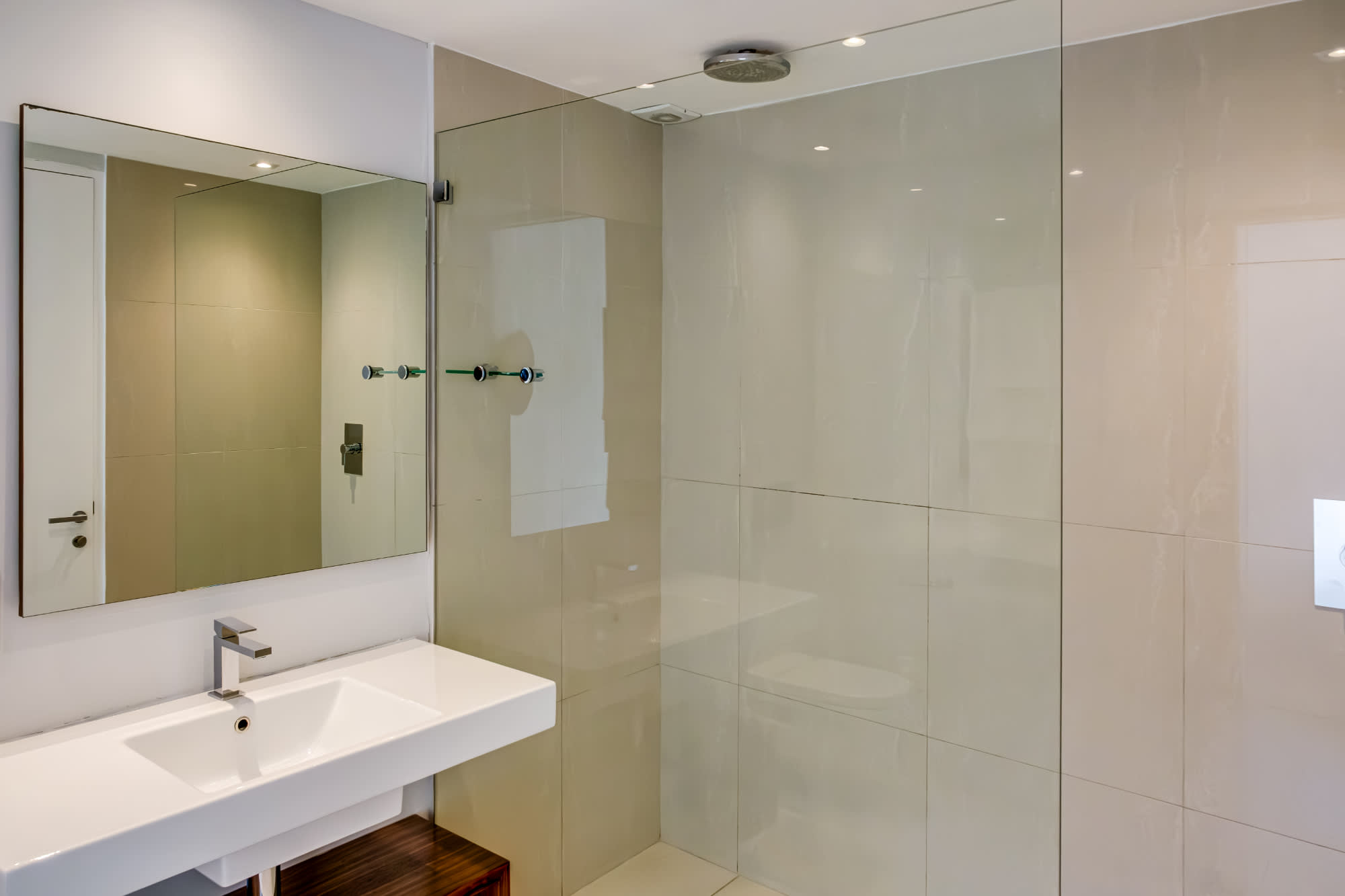 property_8205046e-10cc-4fe2-8841-a8f050bc9779_24