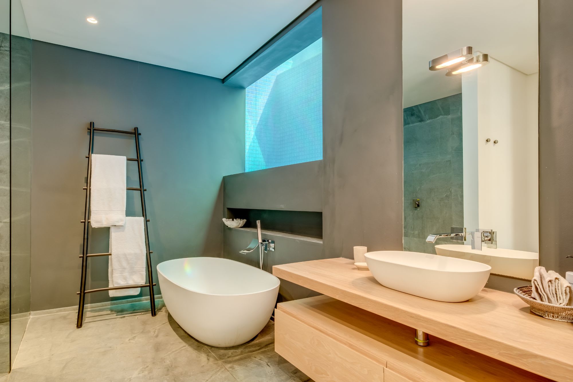 property_82328b00-0ab4-461e-984d-9cc86731f49f_24