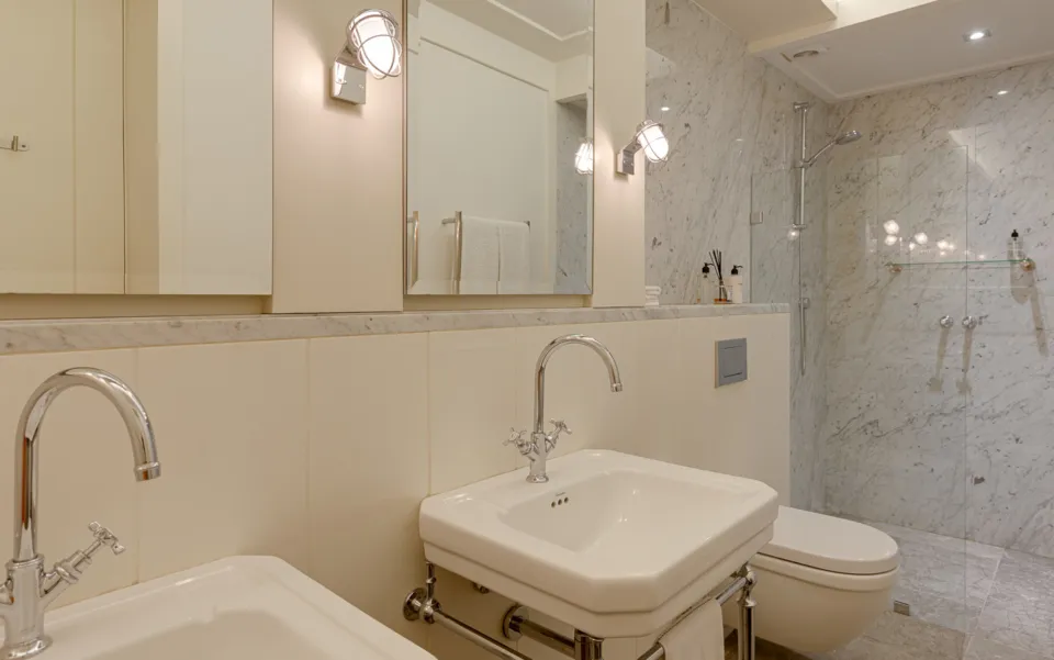 property_8270cd2a-6325-4a7c-86a7-04186ea37131_16