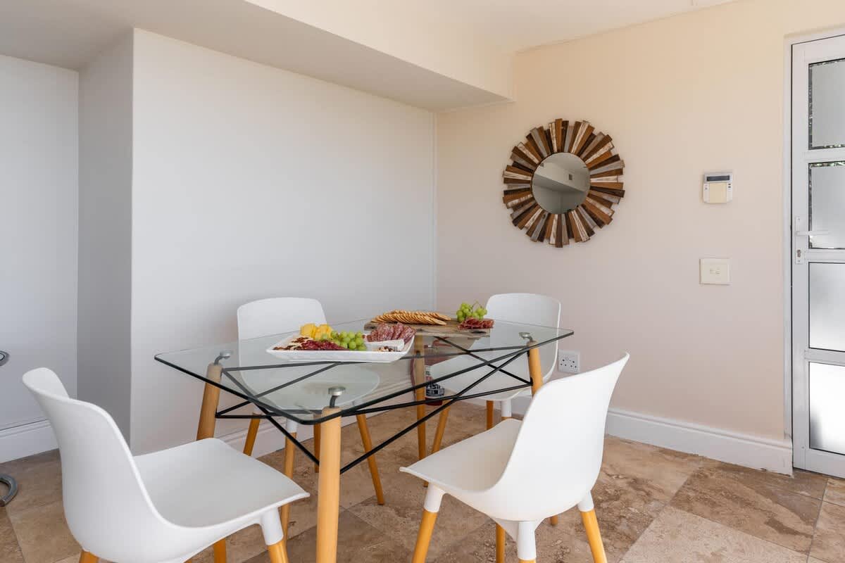 property_8273eb7d-9427-4227-9c98-b35fcfbda179_6