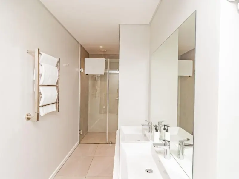 9 on S Penthouse in Three Anchor Bay – photo 17