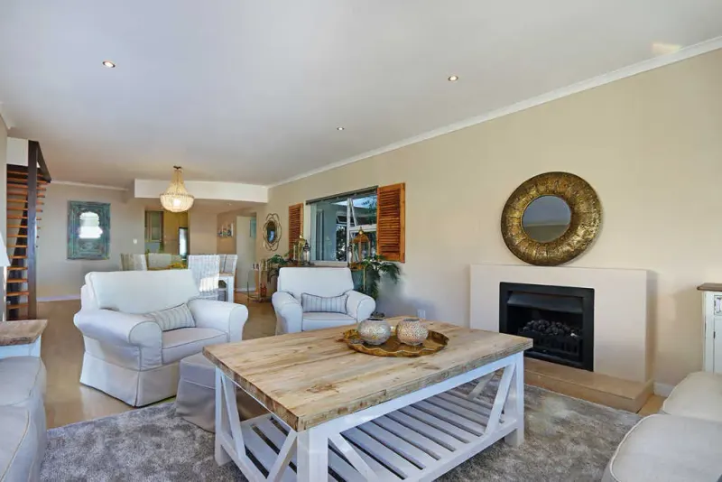 Upper Tree Villa in Camps Bay – photo 9