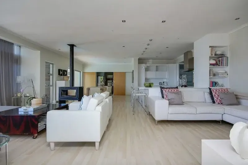 Finchley 2 in Camps Bay – photo 20