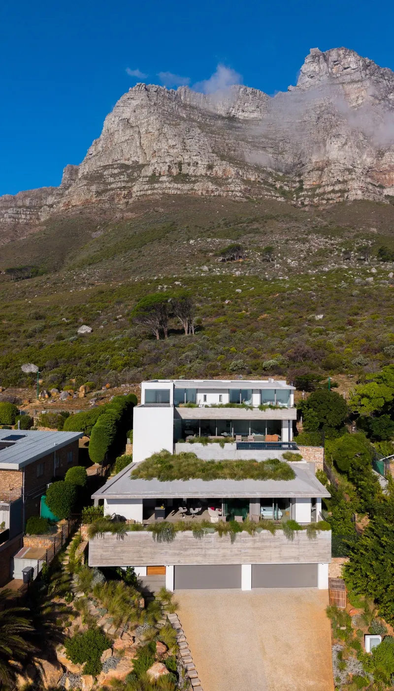 Mountain Vista Penthouse in Camps Bay – photo 11