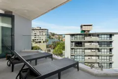 Queens Penthouse in Sea Point  – photo 17 thumbnail