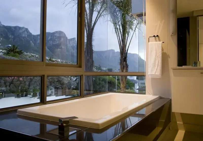 Lincoln Road Villa 4 Bed in Camps Bay – photo 5