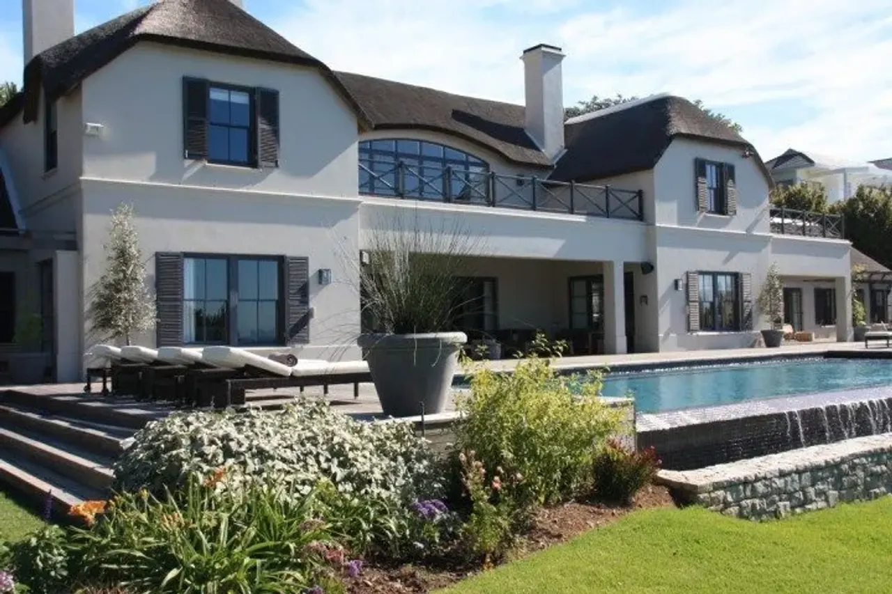 Monterey Mansion in Bel Ombre