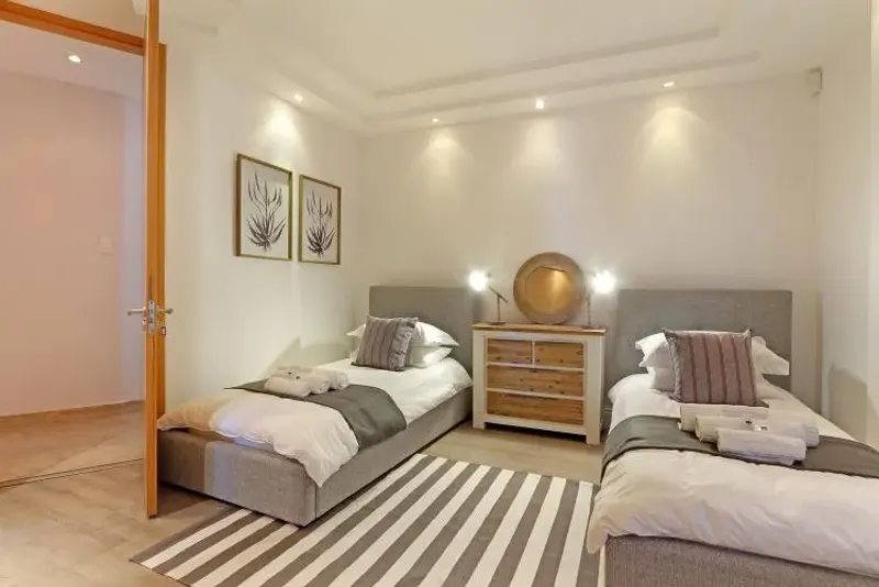 Geneva 49 Villa in Camps Bay – photo 6
