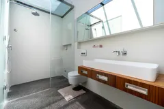 Lithia Emerald in Llandudno – photo 26 thumbnail