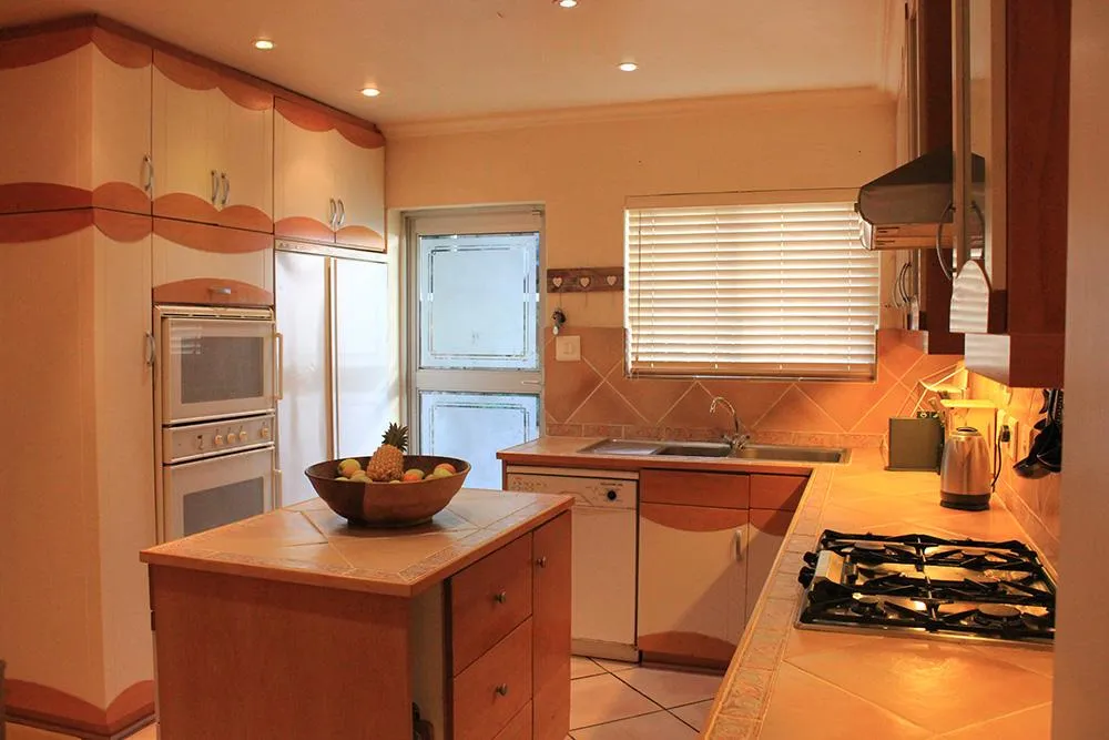 property_850aafc2-5a62-40e6-8cc5-f3133da6d581_15