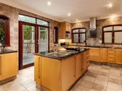 Villa Charmante in Bantry Bay – photo 11 thumbnail