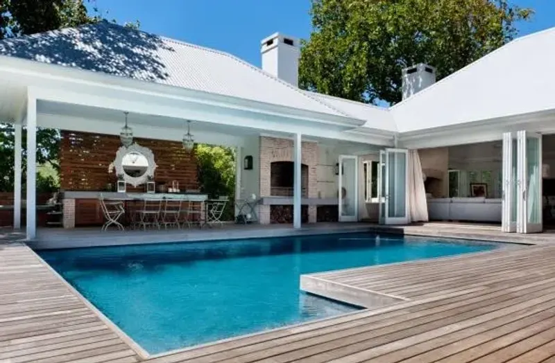 Country Retreat in Constantia – photo 1